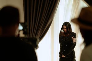 Zdjęcie do artykułu: Dramat filmowy – co sprawia, że porusza widzów?